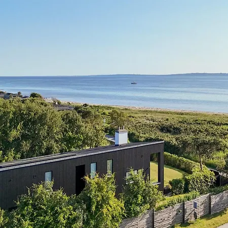 Nille - 30m From The Sea By Interhome