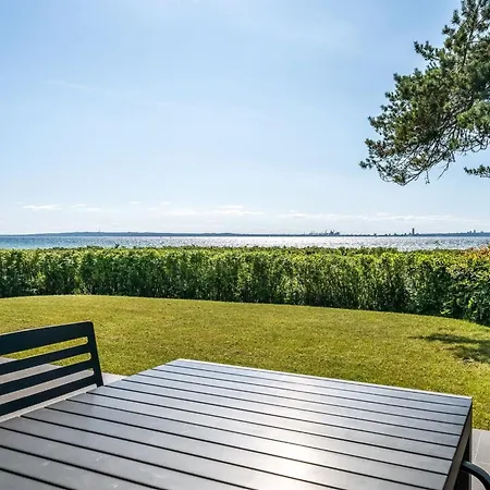 Nille - 30m From The Sea By Interhome *