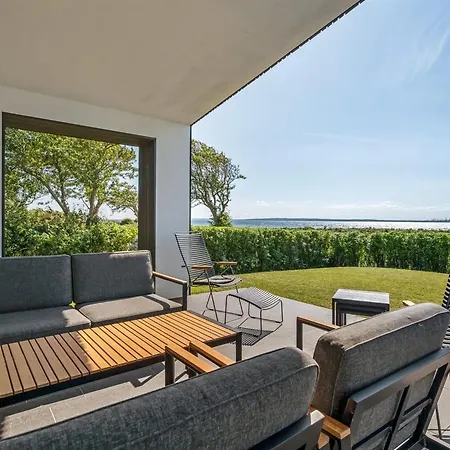 Nille - 30m From The Sea By Interhome *